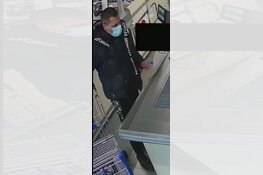 Politie zoekt verdachte van wisseltruc