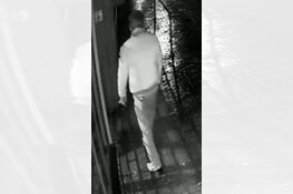 Gezocht: Wie stal de AED van de gevel?