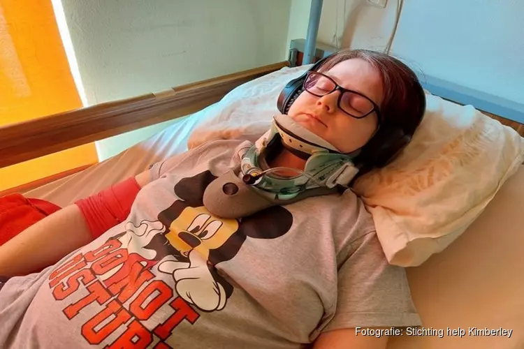 Kimberley heeft levensreddende operatie in Barcelona nodig