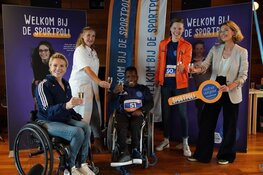 Esther Vergeer opent samen met Paralympische medaillewinnaar Bo Kramer  Sportpoli in Emma Kinderziekenhuis in Amsterdam.