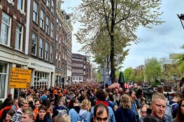 Drukke, maar gezellige Koningsdag in Amsterdam