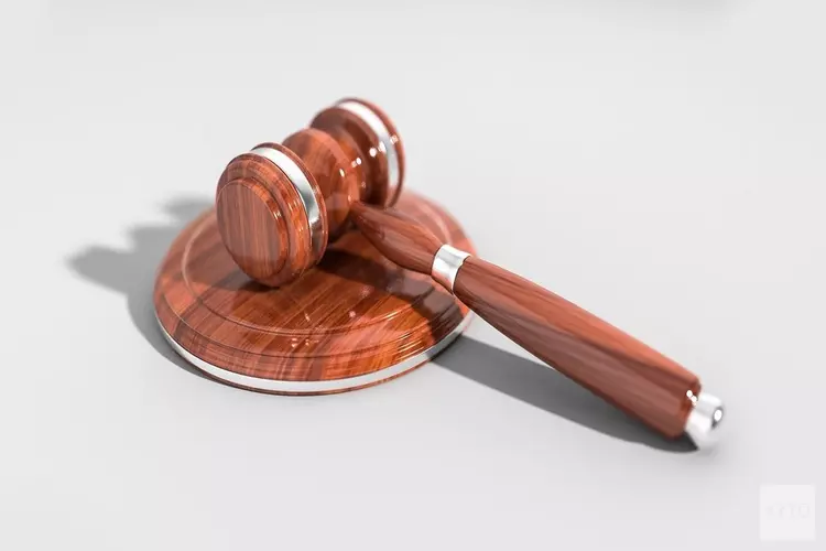 Man uit Duiven cel in voor onder andere wapenhandel en -bezit