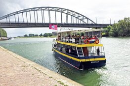 Meerdere Airborne herdenkingsvaarten met de Blauwe Bever rond Arnhem