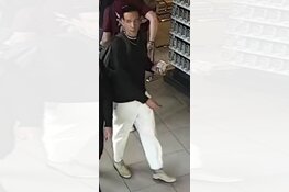 Gezocht: Diefstal uit auto - Markt - Arnhem