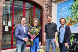Wethouder Van der Wel verwelkomt 1000e lid bio-winkel Odin Arnhem