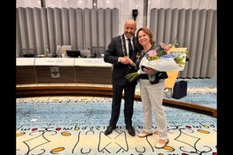 Koninklijke onderscheiding en Zilveren Stadspenning voor vertrekkend raadslid Lea Manders