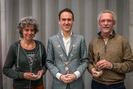 Arnhem eert jarenlange inzet voor noodopvang met twee Arnhemse Meisjes