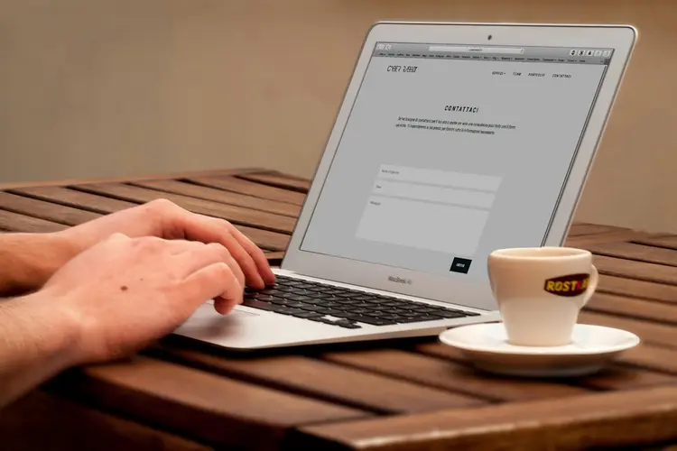 Hoe beïnvloedt webhosting de websiteprestaties?
