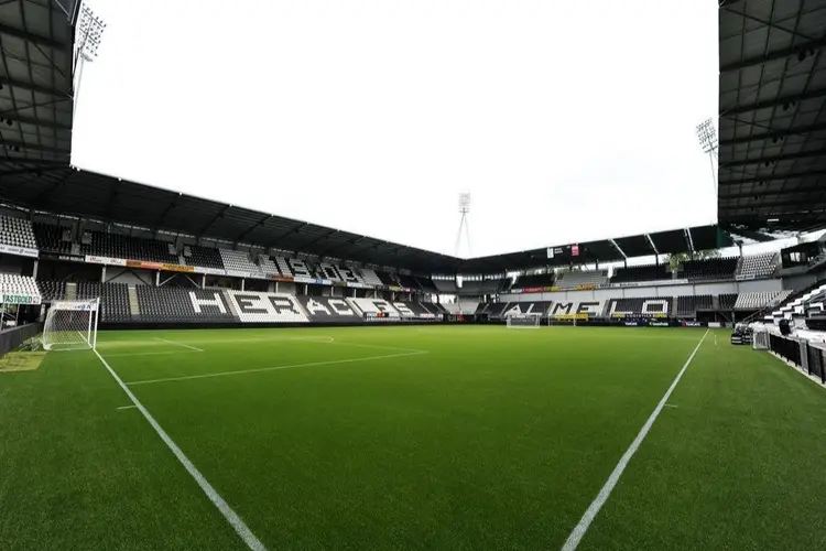 Heracles verstevigt koppositie na zege op Vitesse