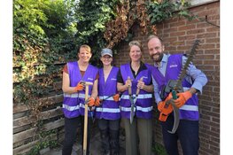Arnhemse wethouders steken de handen uit de mouwen voor stadsgenoot