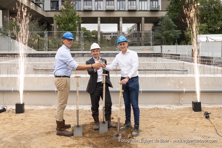 Feestelijke start bouw Westgebouw in Arnhem